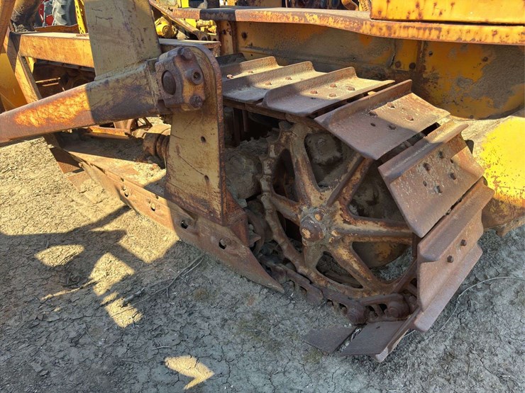 caterpillar-d2-image-39