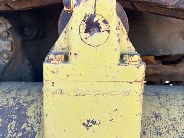caterpillar-d9-image-39