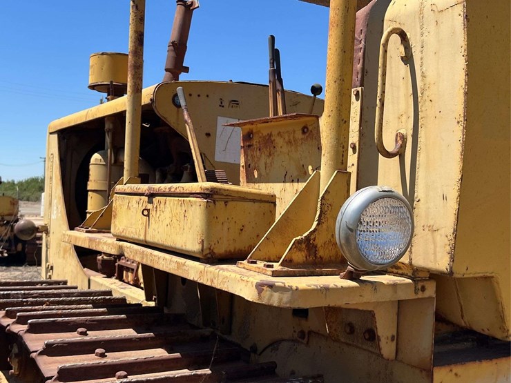caterpillar-d8-image-21