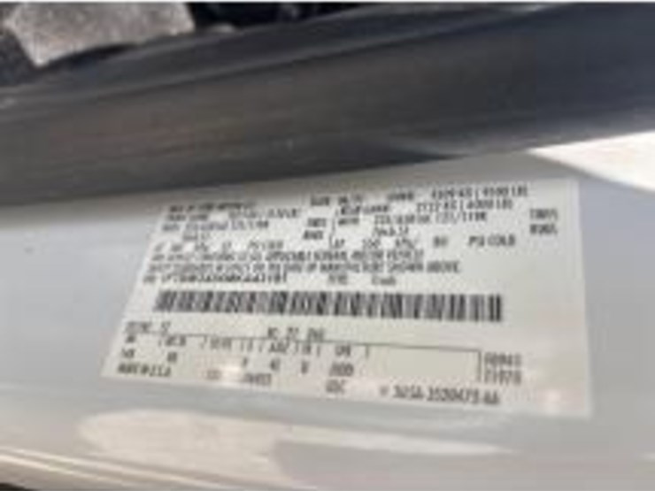 2021-ford-350-image-5