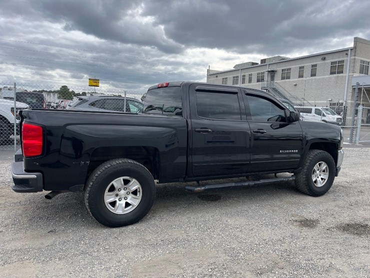 2018-chevrolet-silverado-1500-lt-image-3