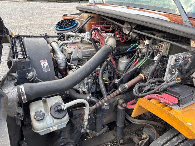 2007-freightliner-b2-image-15