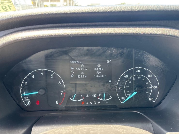 2021-ford-350-image-7
