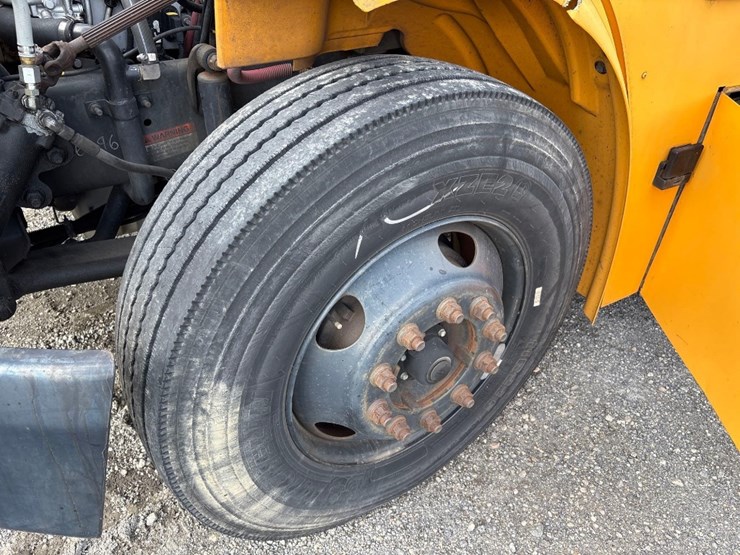2007-freightliner-b2-image-20