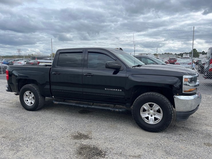 2018-chevrolet-silverado-1500-lt-image-4