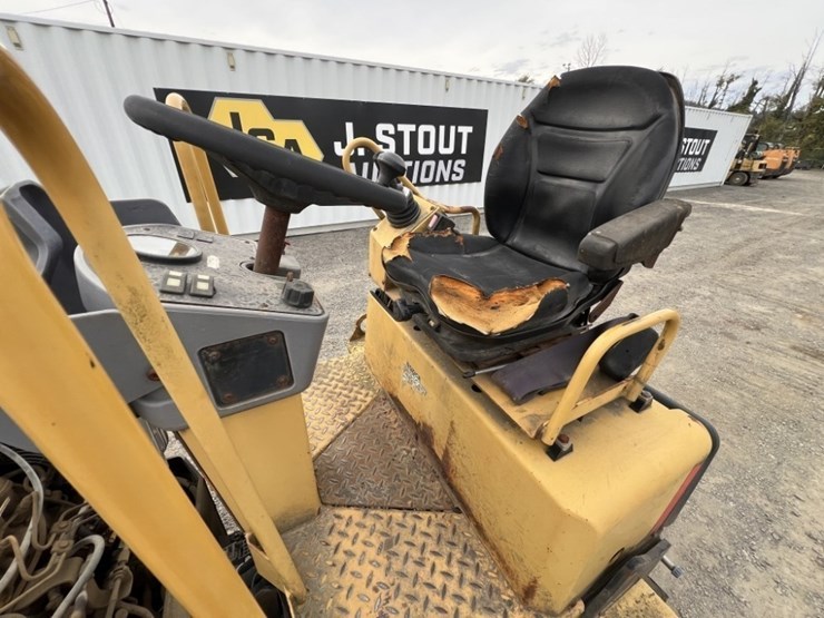 2005-caterpillar-cb-224e-image-15