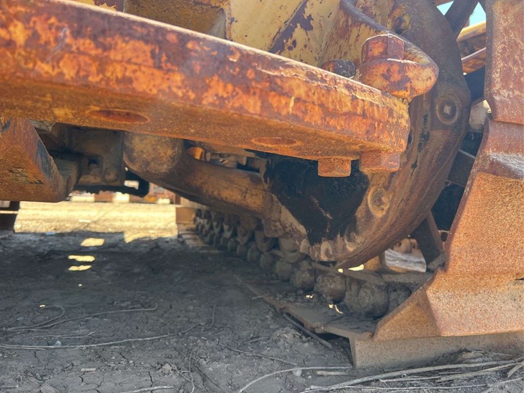 caterpillar-d6-image-38