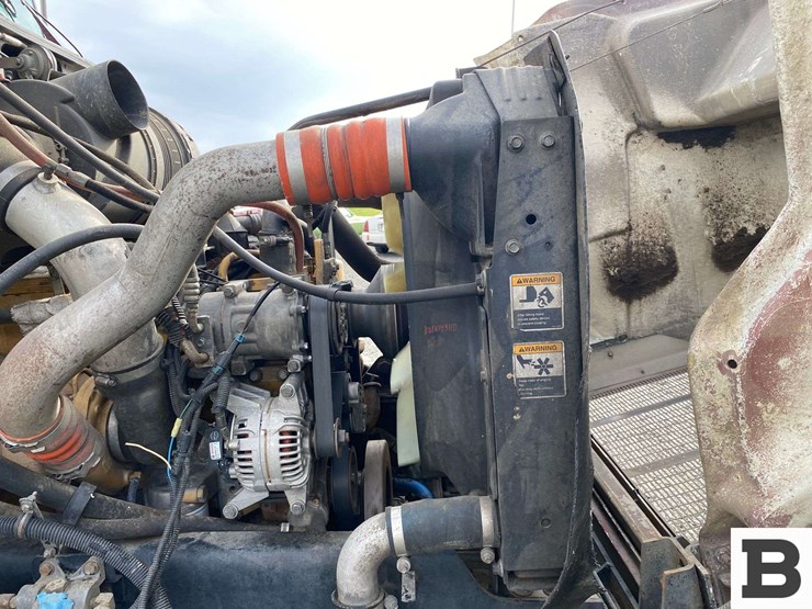 2003-peterbilt-330-image-36