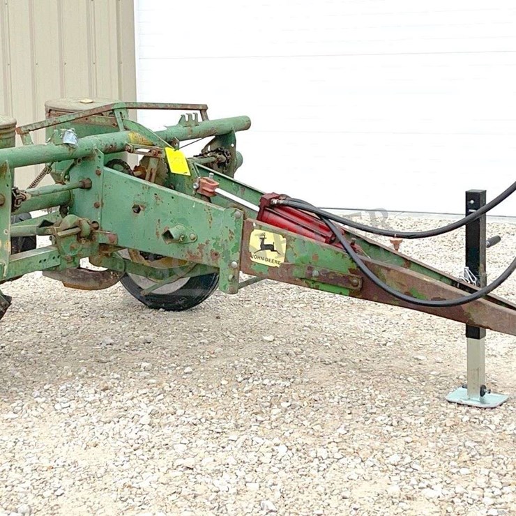JOHN DEERE 2