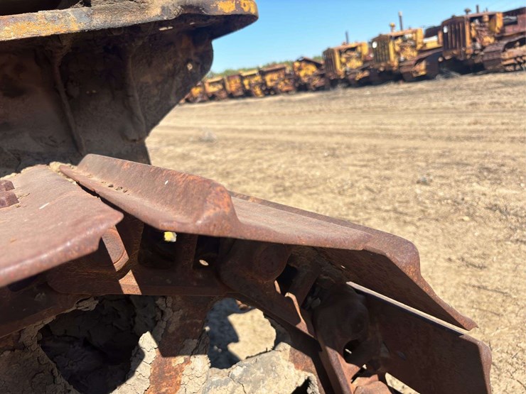 caterpillar-d4-image-34