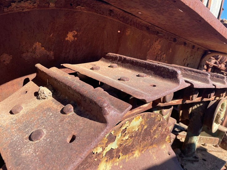 caterpillar-twenty-image-24