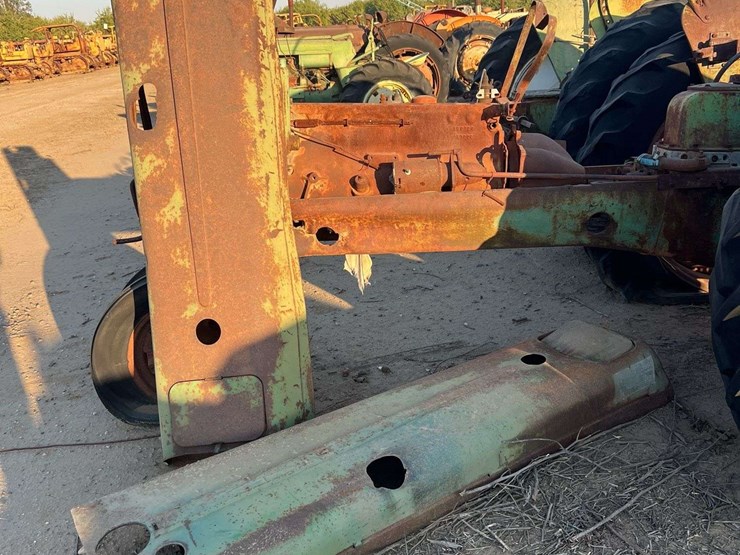 (2)-oliver-parts-tractors-image-13