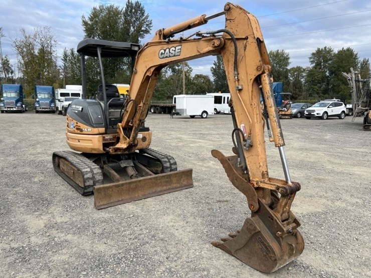 2014-case-cx36b-image-2