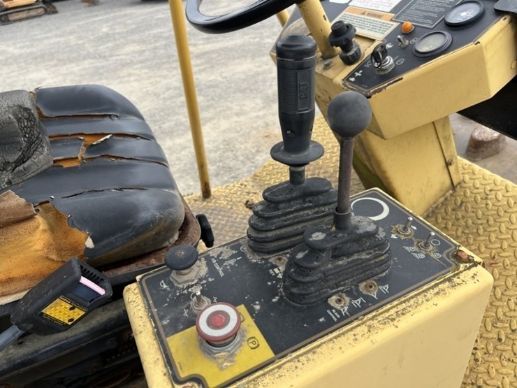 1998-caterpillar-cp-433c-image-17