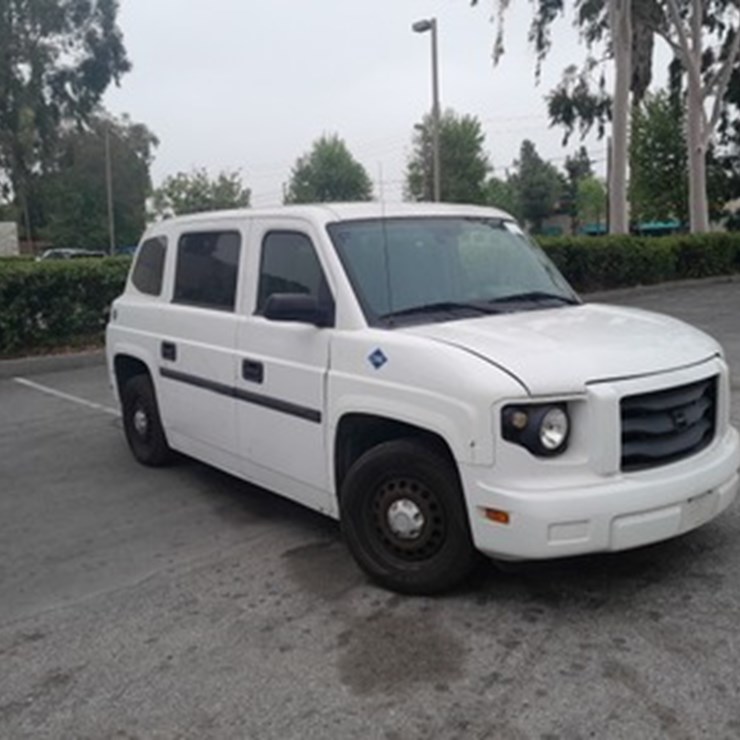 LOT#--2014 MBLT MV-1 HANDICAP VAN