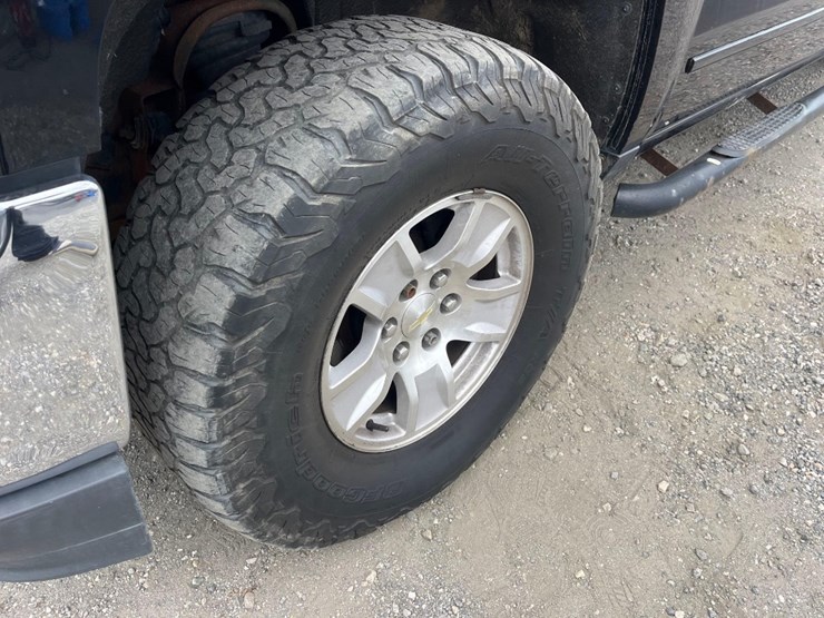 2018-chevrolet-silverado-1500-lt-image-13