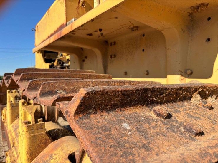 caterpillar-d9-image-64