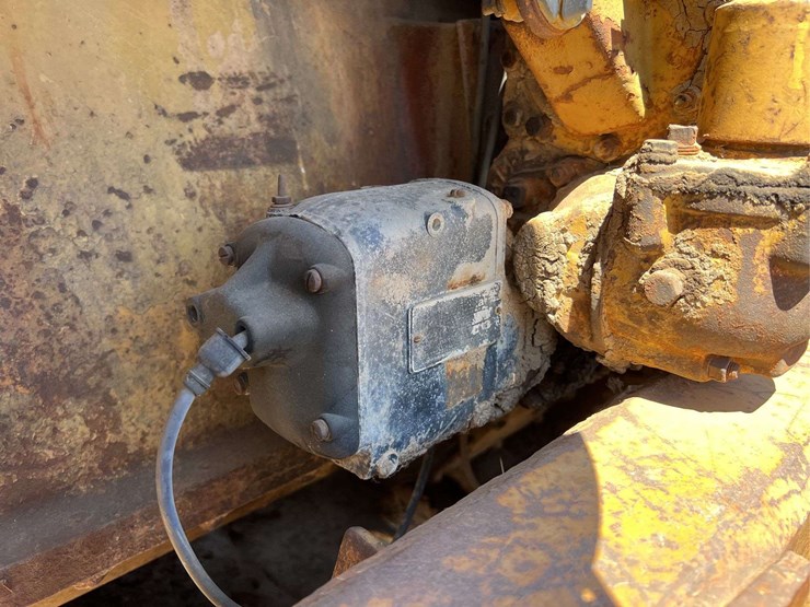 caterpillar-d8-image-39