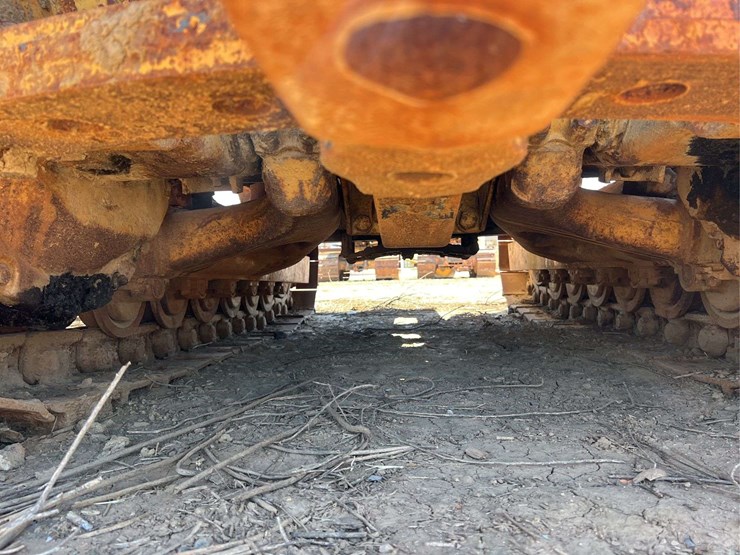 caterpillar-d6-image-37