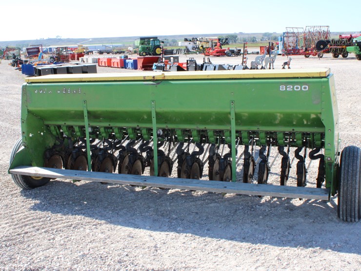 john-deere-8200-image-8