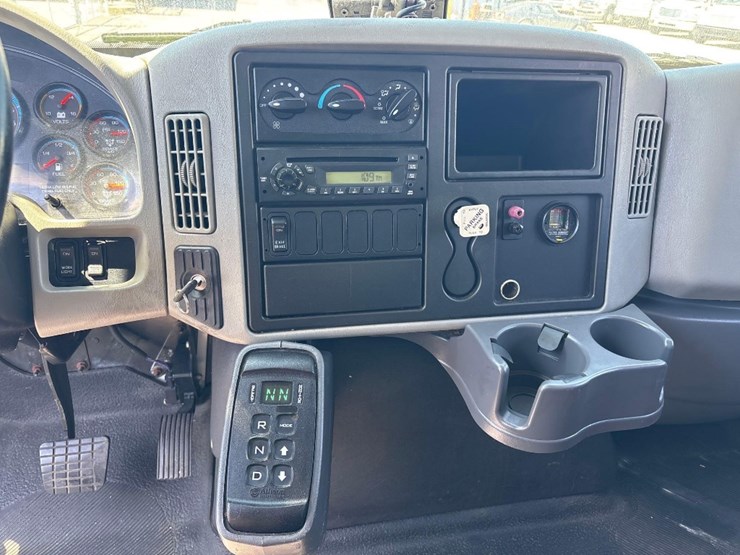 2011-international-durastar-4400-image-11