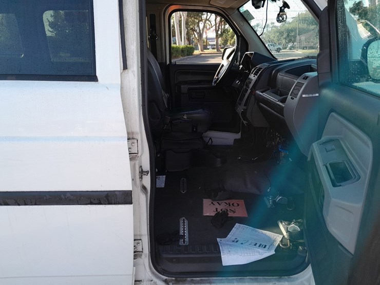 lot#---2016-mblt-mv-1-handicap-van-image-5
