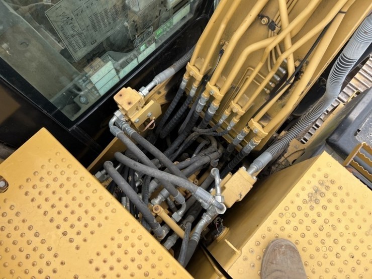 2013-caterpillar-312e-image-35