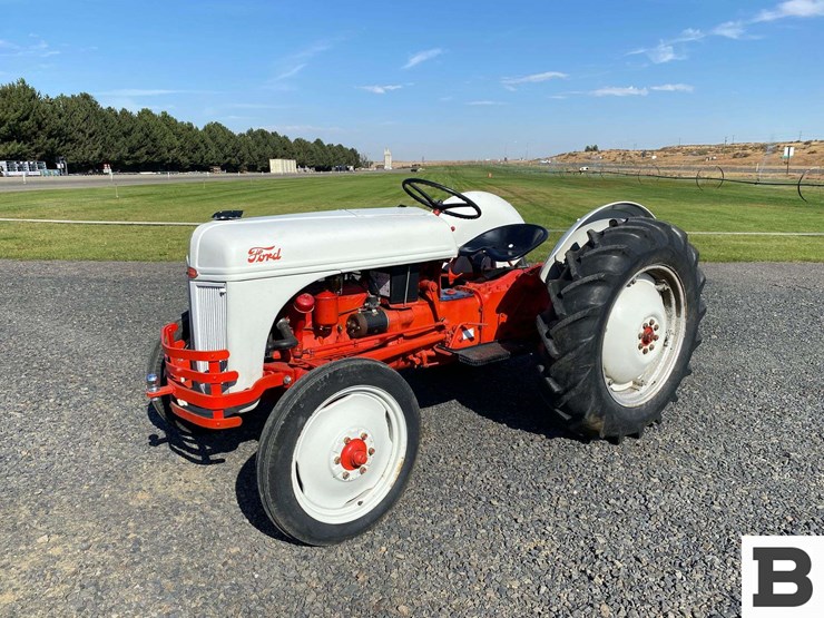 ford-tractor-image-1