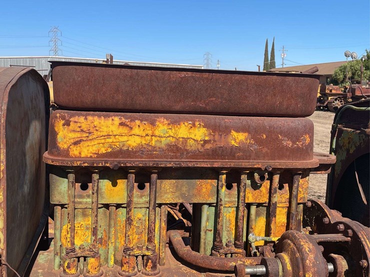 caterpillar-twenty-image-16