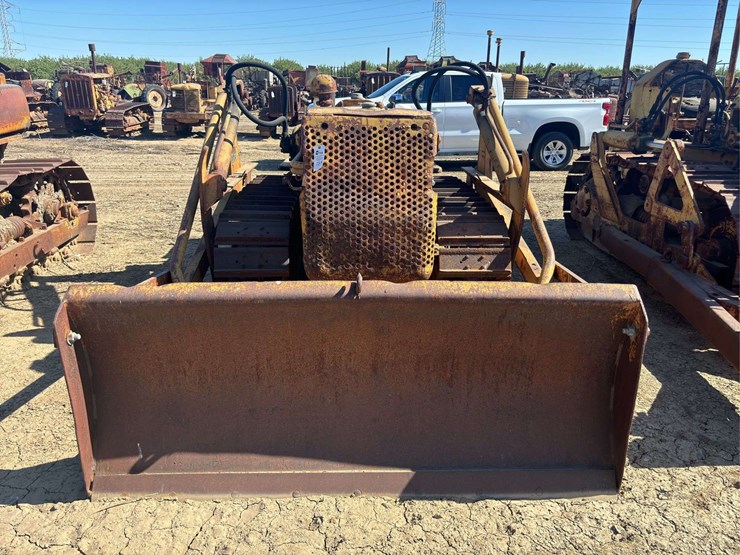caterpillar-d2-image-11