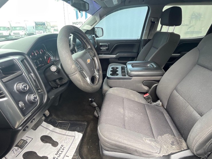 2018-chevrolet-silverado-1500-lt-image-8