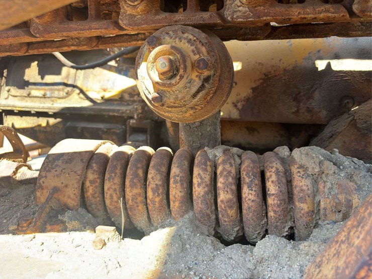 caterpillar-d2-image-43