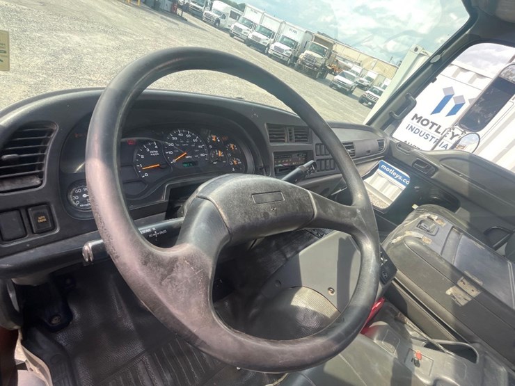 2006-chevrolet-t8500-image-11