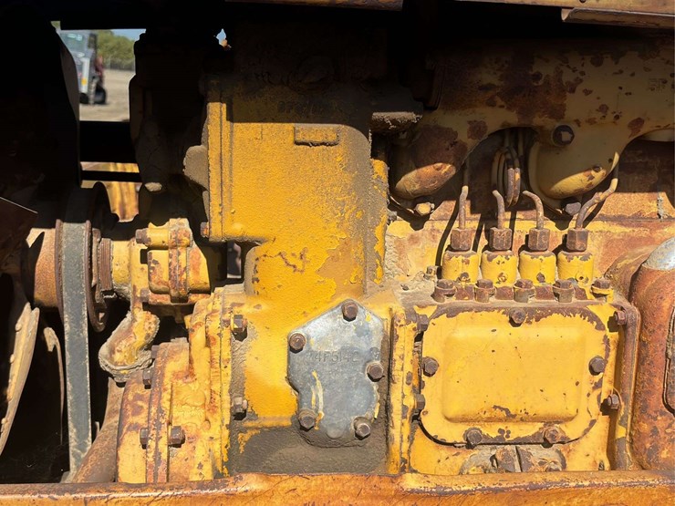 caterpillar-d4-image-38