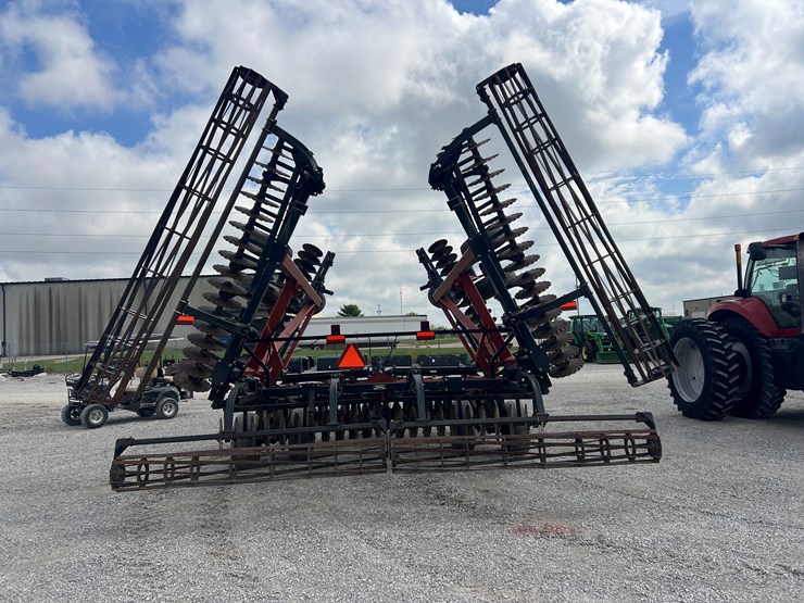 case-ih-330-image-8