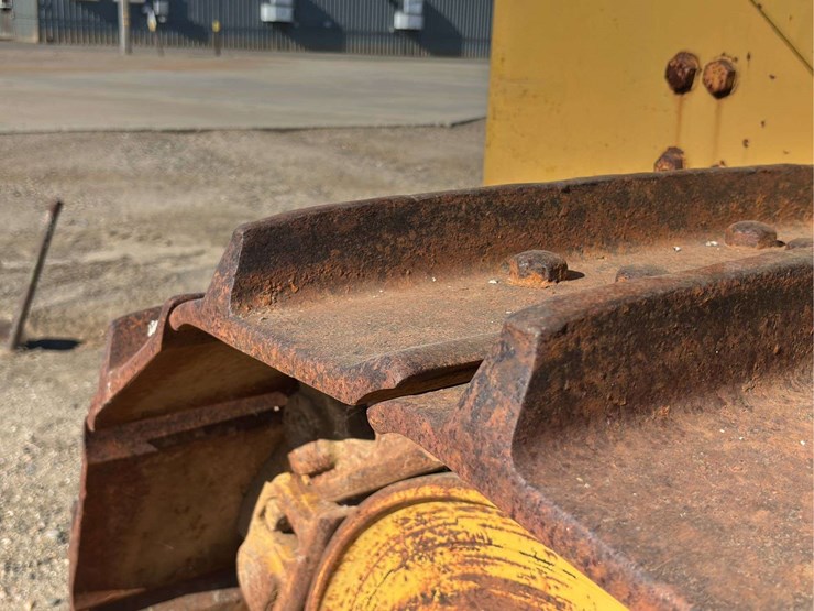 caterpillar-d9-image-76