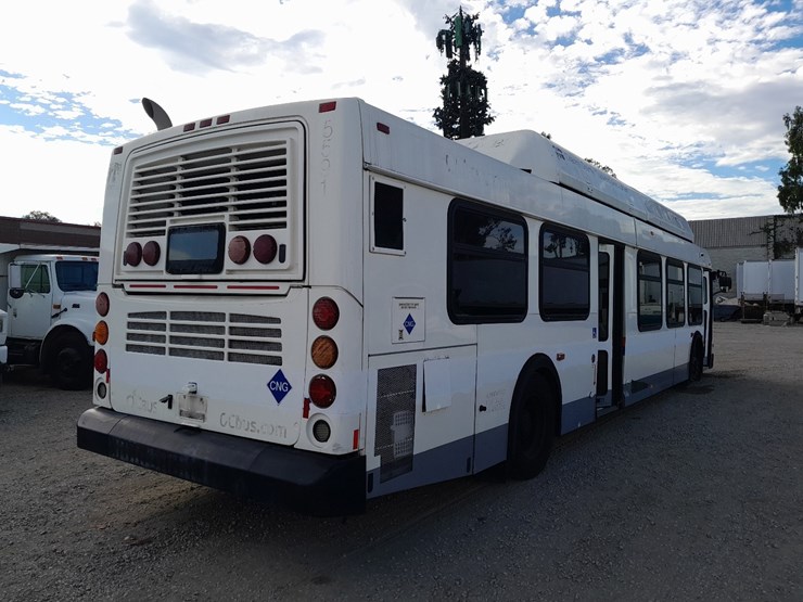 lot#--2007-new-flyer-c40lfr-transit-bus-image-4