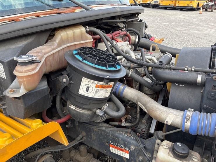 2007-freightliner-b2-image-16