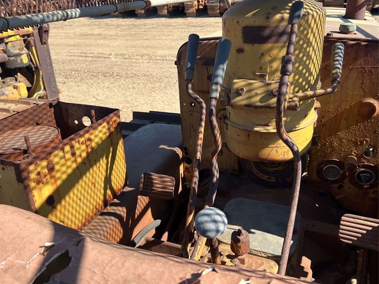 caterpillar-d4-image-33