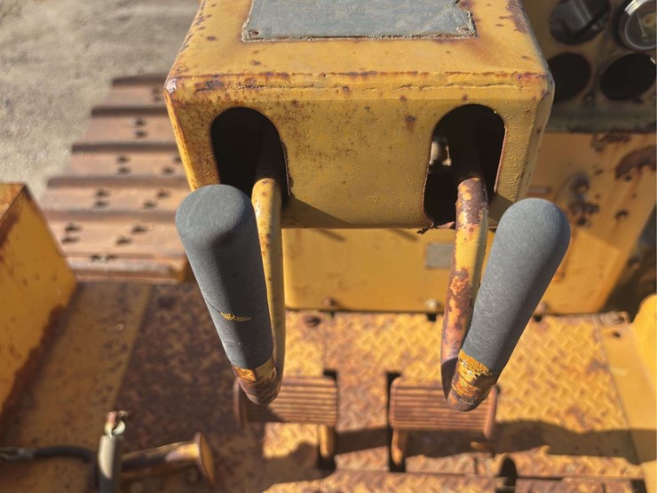 caterpillar-d9-image-112