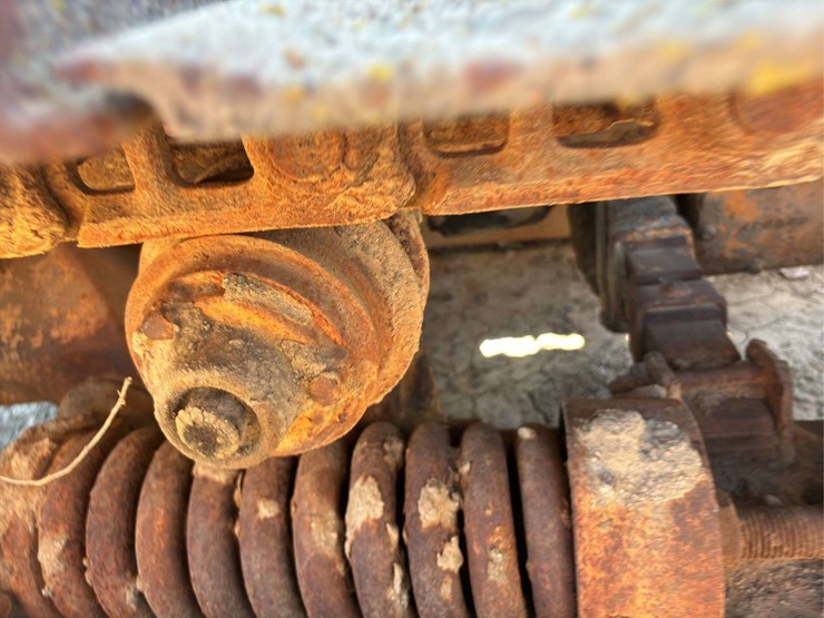 caterpillar-d2-image-30