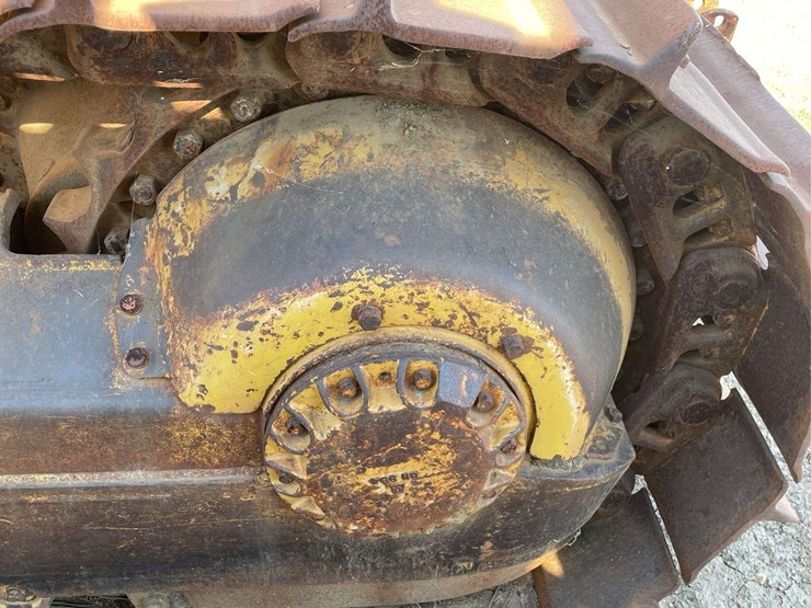 caterpillar-d8-image-23