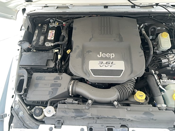 2013-jeep-wrangler-sport-image-7