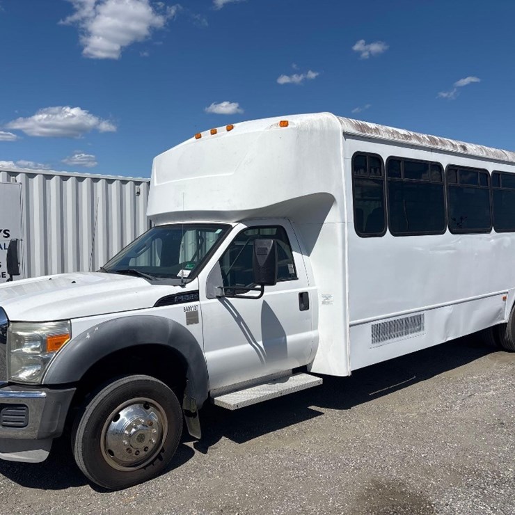 2011 FORD F550
