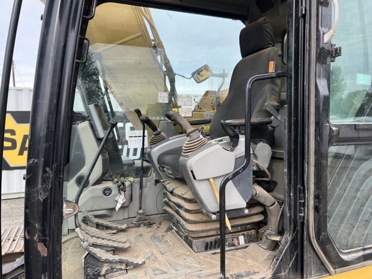 2013-caterpillar-312e-image-40