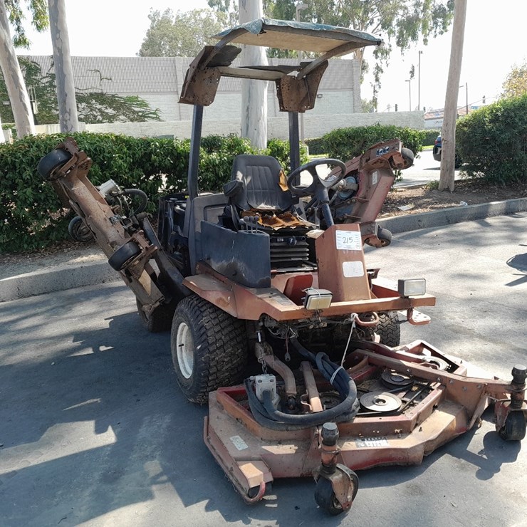 LOT#-100- 4WD LAWN MOWER