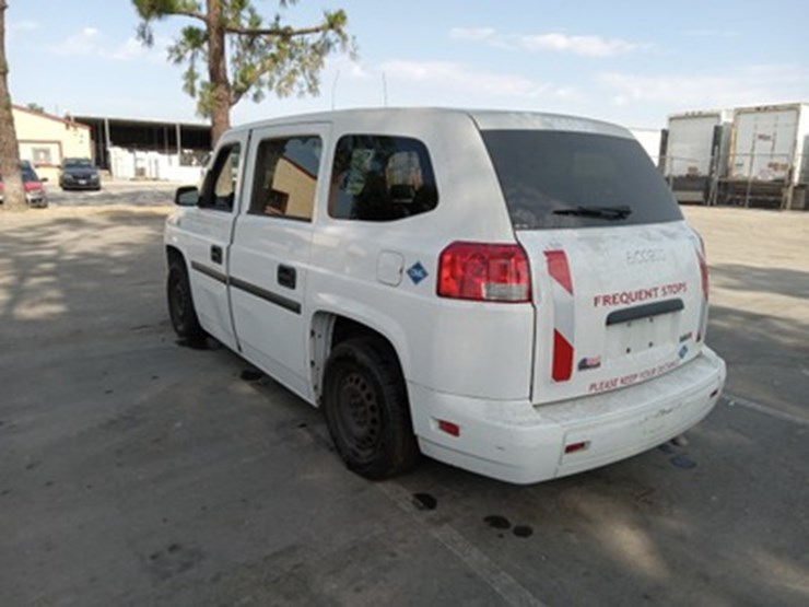 lot#--2014-mblt-mv-1-handicap-van-image-3