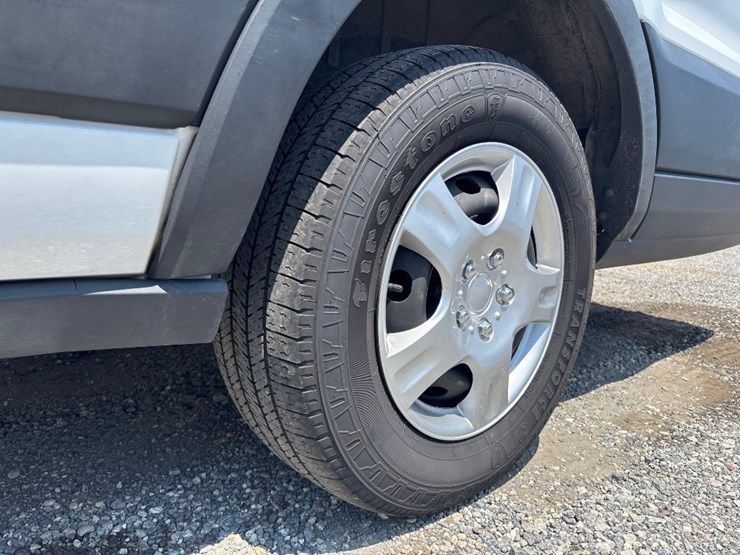 2021-ford-350-image-19