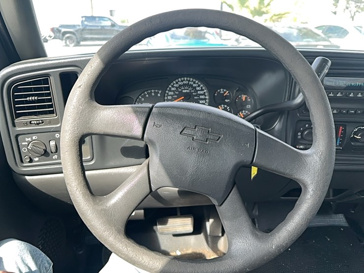 lot#-311-2006-chevy-silverado-**offsite**-buy-now-image-7