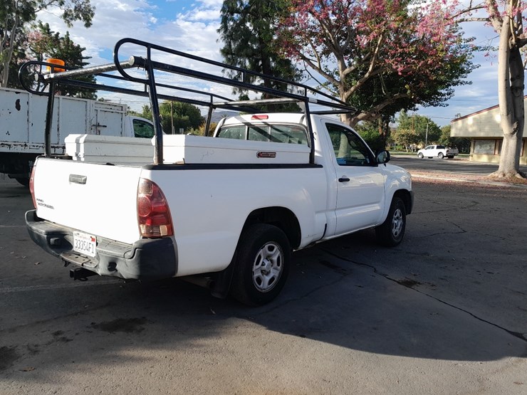 2013-toyota-tacoma-image-4